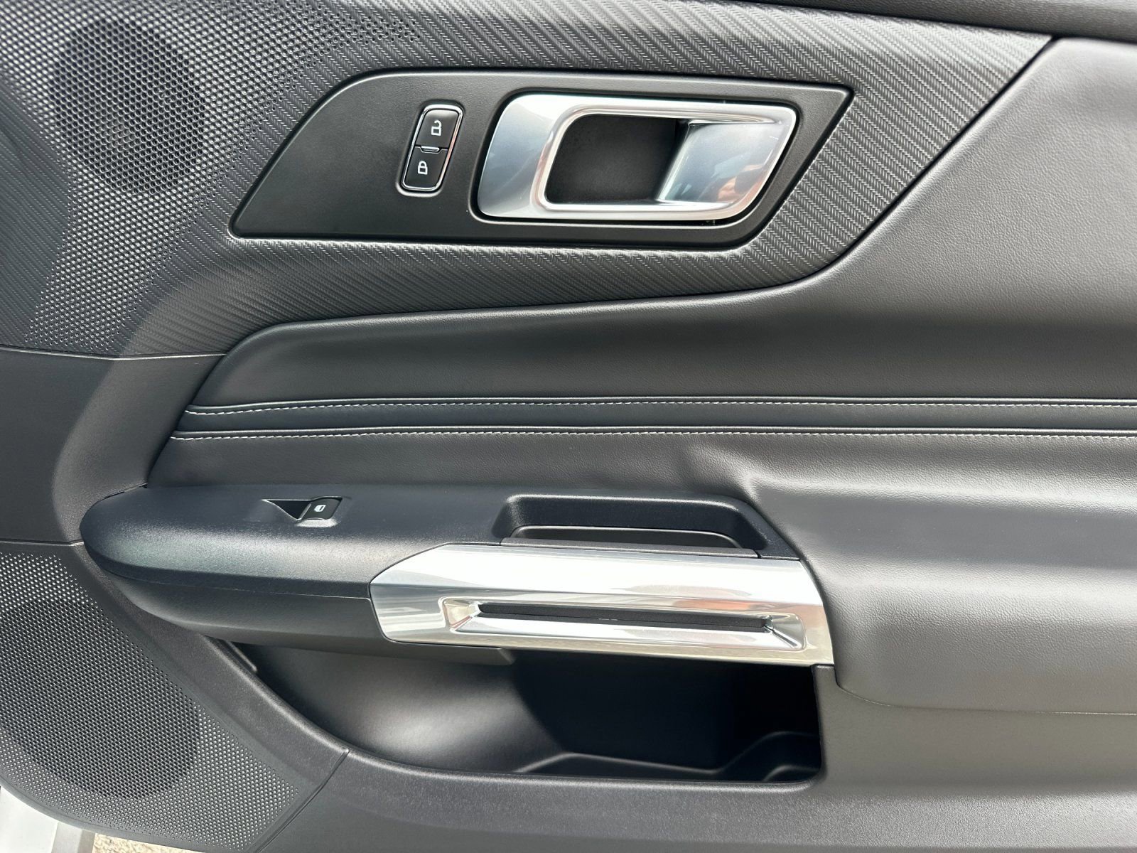 Used 2024 Ford Mustang GT Premium image 18