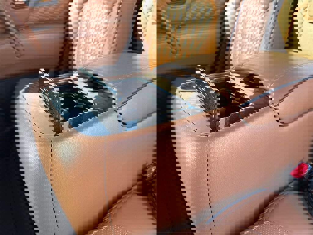 Used 2023 INFINITI QX80 Sensory w/ All-Season Package image 34