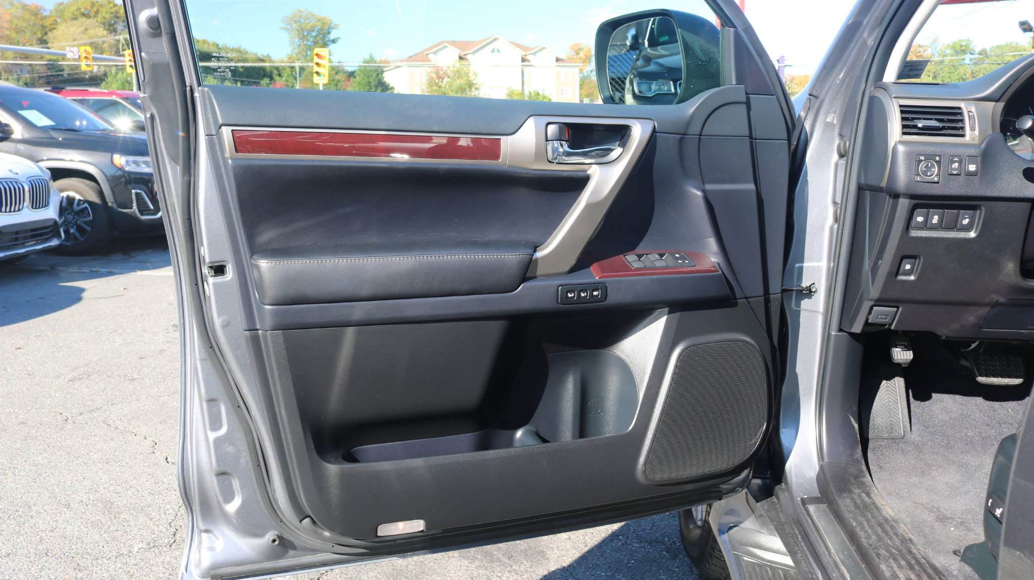 Used 2017 Lexus GX 460 Luxury image 11