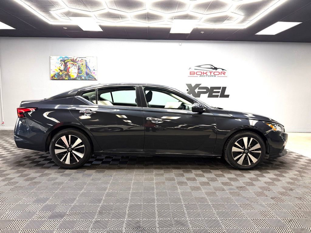 Used 2022 Nissan Altima 2.5 SV FWD image 17