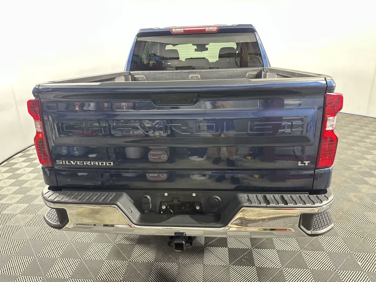 Used 2023 Chevrolet Silverado 1500 LT AWD/4WD image 7