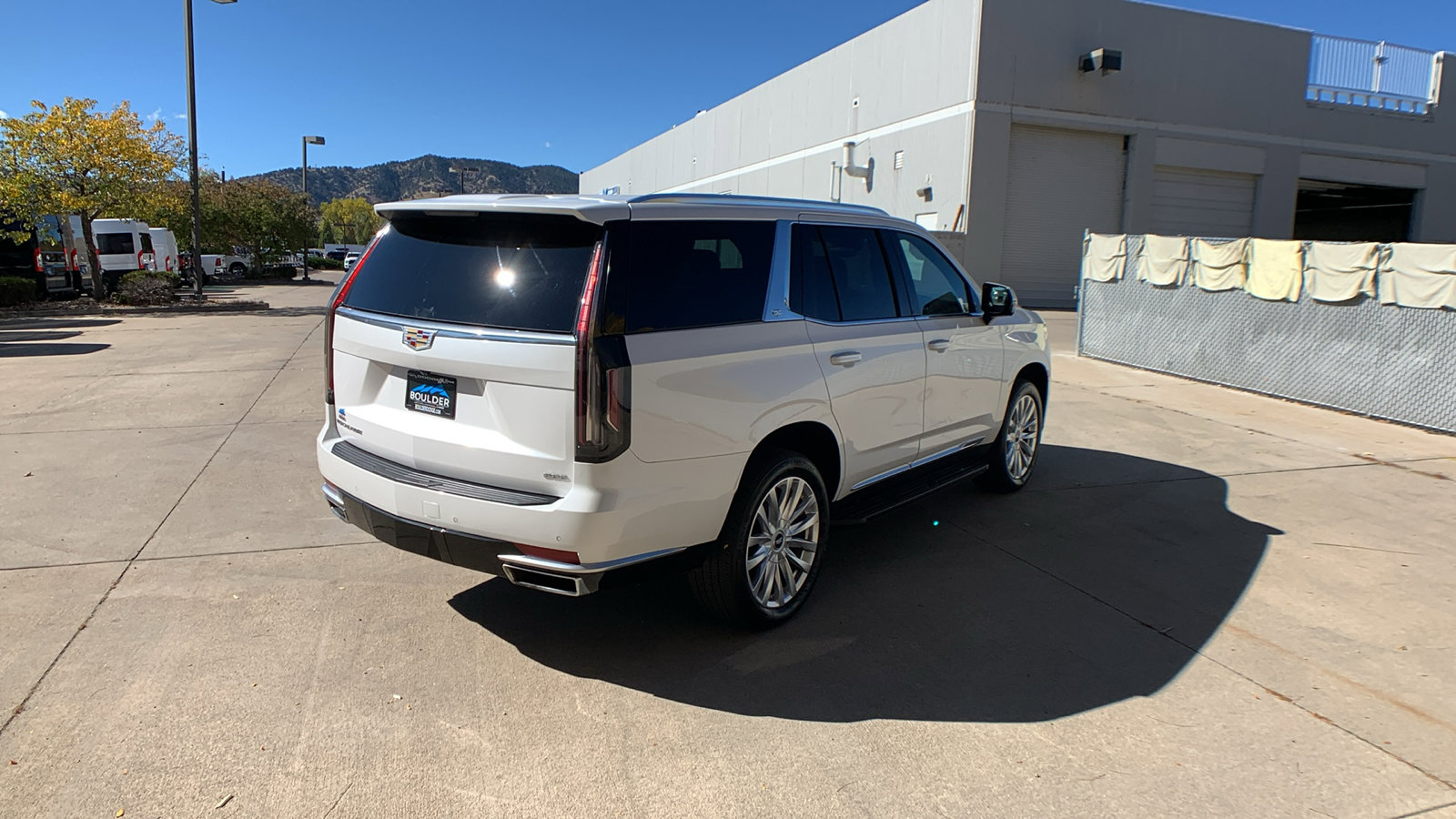 Used 2022 Cadillac Escalade Luxury image 5