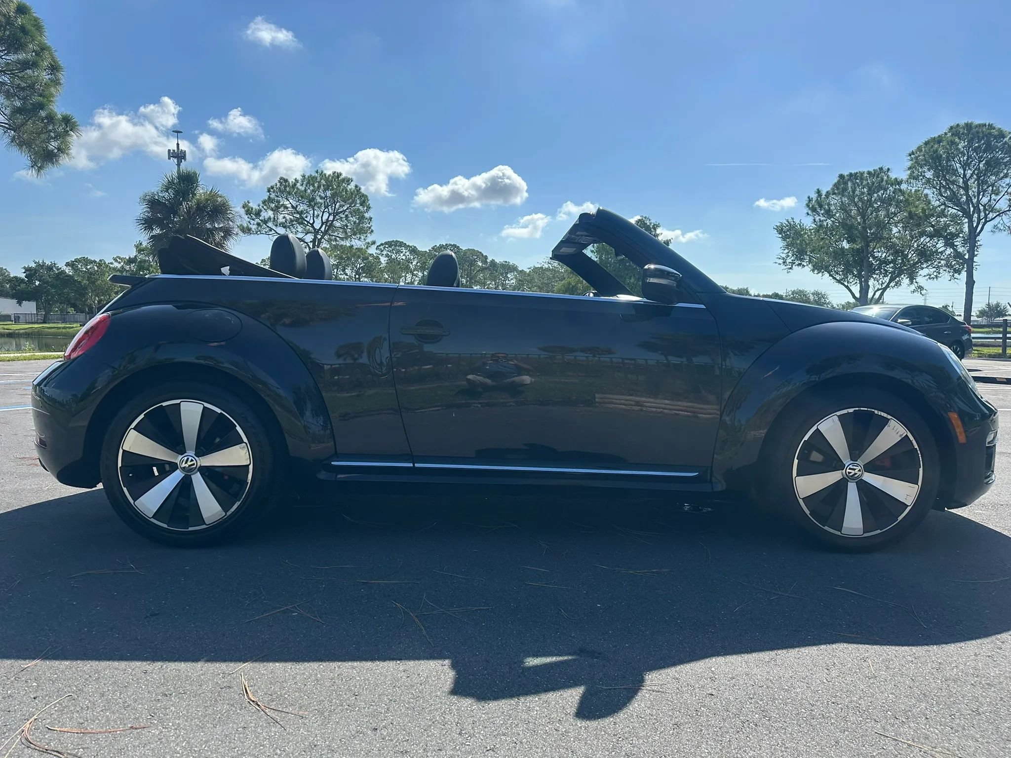 Used 2013 Volkswagen Beetle 2.0T FWD image 5