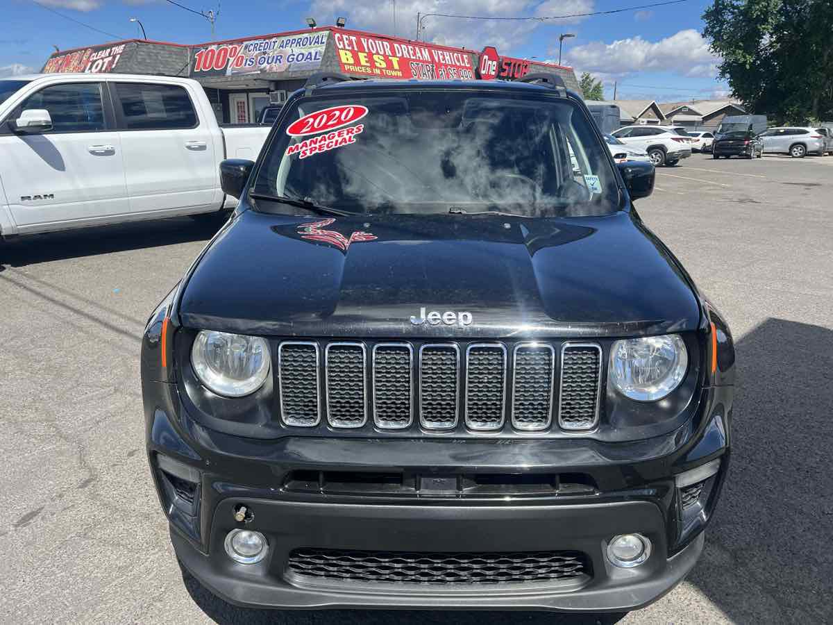 Used 2020 Jeep Renegade Latitude w/ Safety & Security Group II FWD image 2