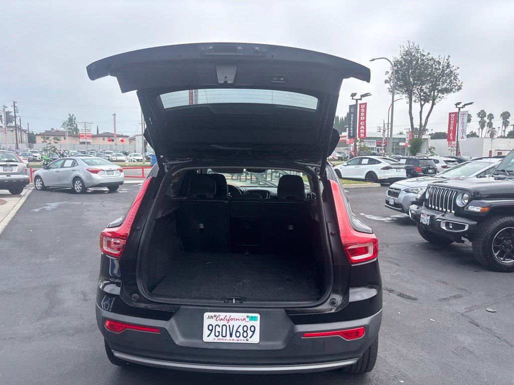 Used 2020 Volvo XC40 T5 Momentum AWD/4WD image 10