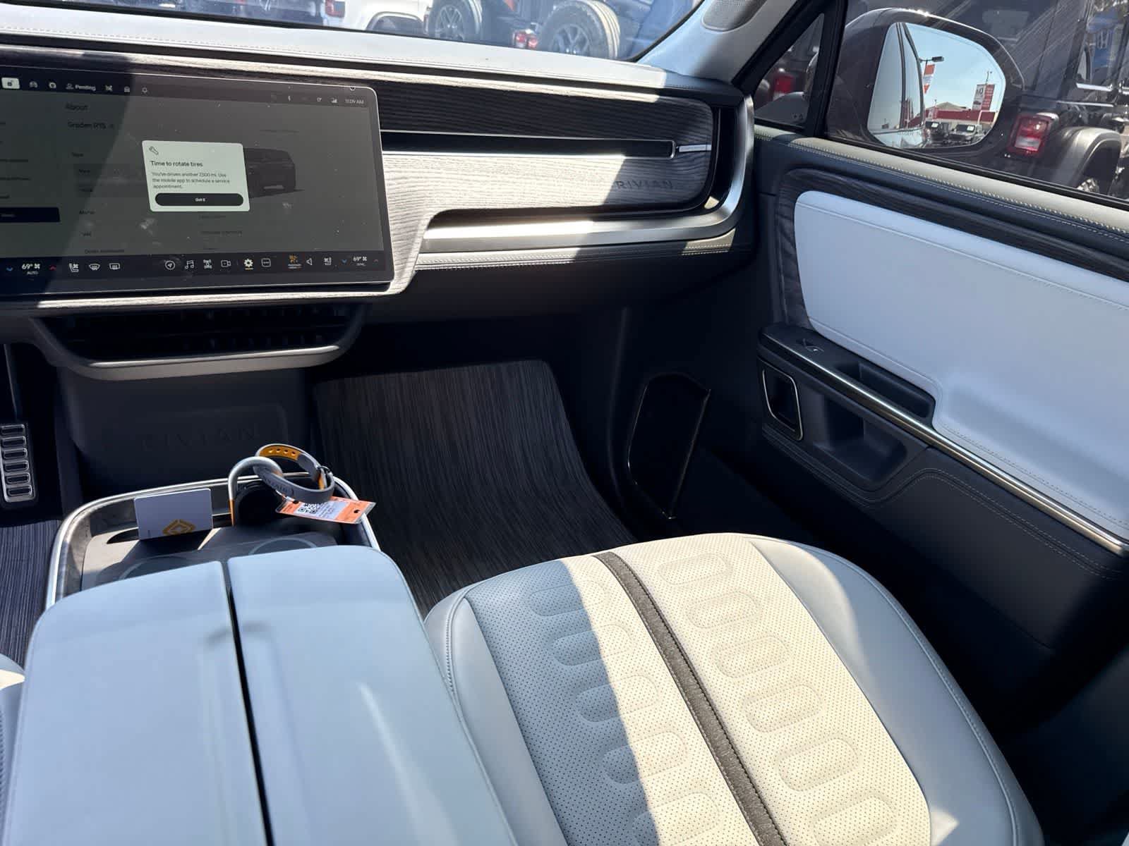 Used 2023 Rivian R1S Launch Edition AWD/4WD image 31