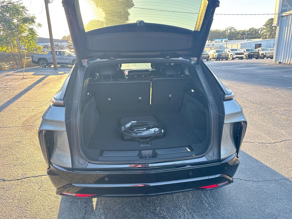 Used 2024 Cadillac Lyriq Sport image 32