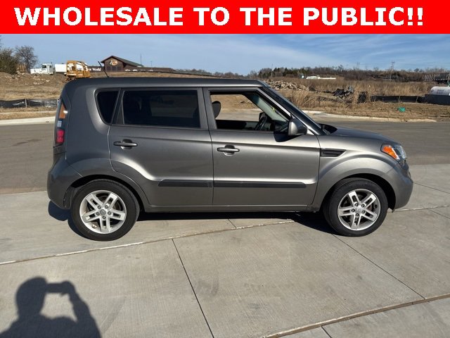 Used 2011 Kia Soul + image 2