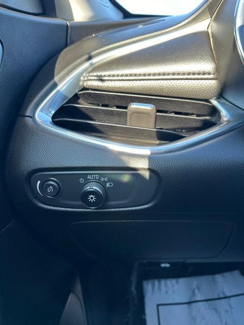 Used 2018 Chevrolet Malibu Premier w/ Premier Sun and Wheel Package image 48