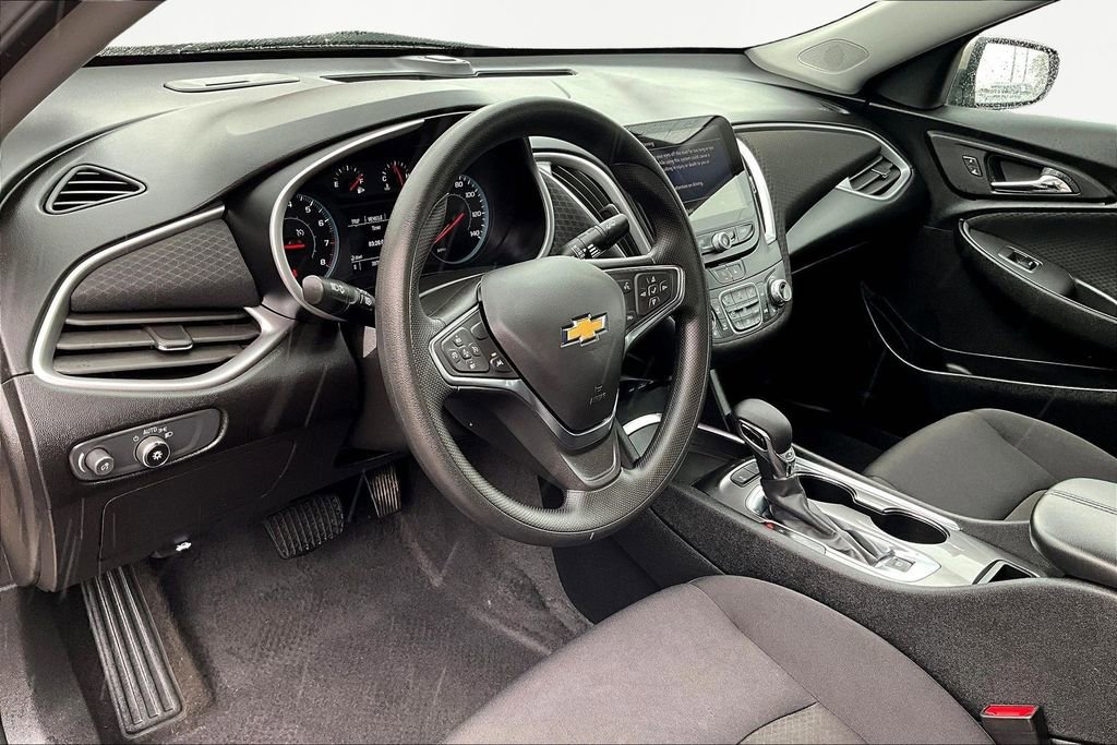 Used 2025 Chevrolet Malibu LT image 14