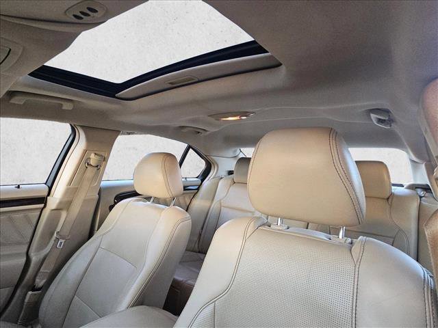 Used 2018 Ford Taurus Limited image 17