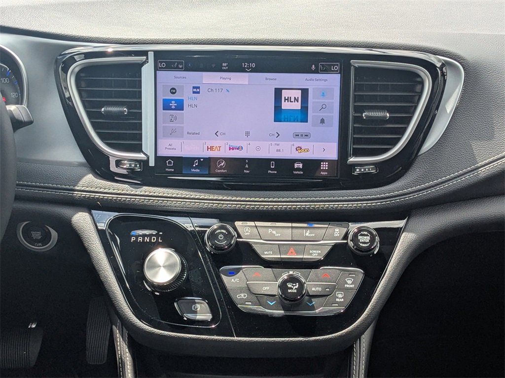 New 2026 Chrysler Pacifica Limited w/ S Appearance Package image 19