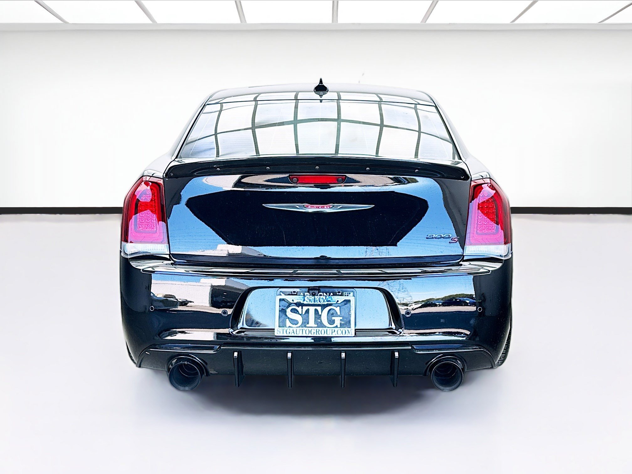 Used 2023 Chrysler 300 S w/ Comfort Group RWD image 5