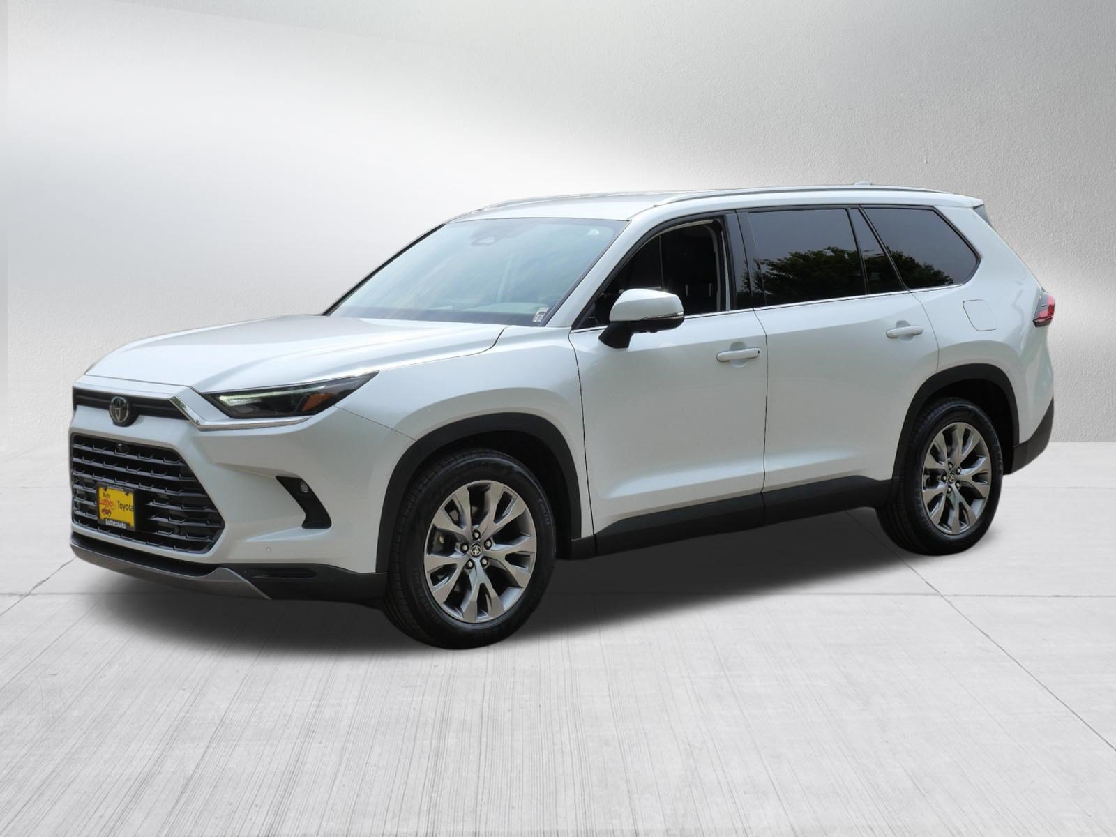 Certified 2024 Toyota Grand Highlander AWD image 3