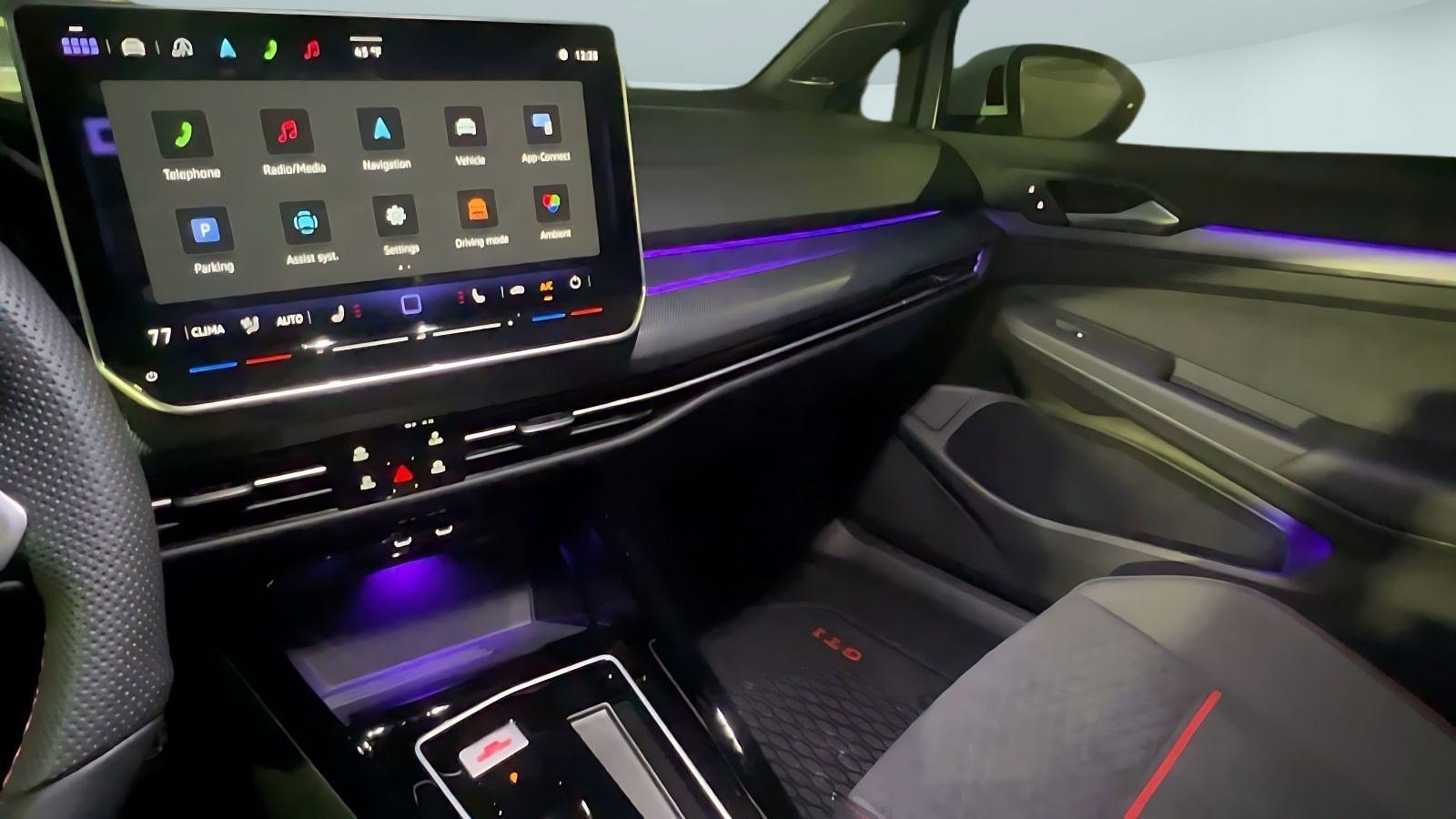 New 2025 Volkswagen Golf SE image 25