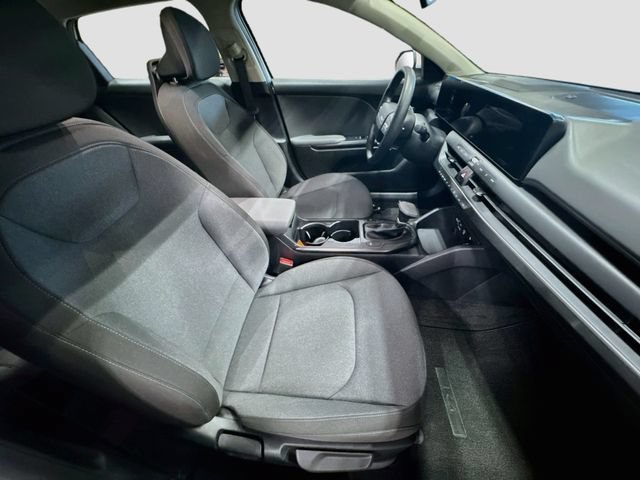 Used 2025 Kia K4 FWD image 26