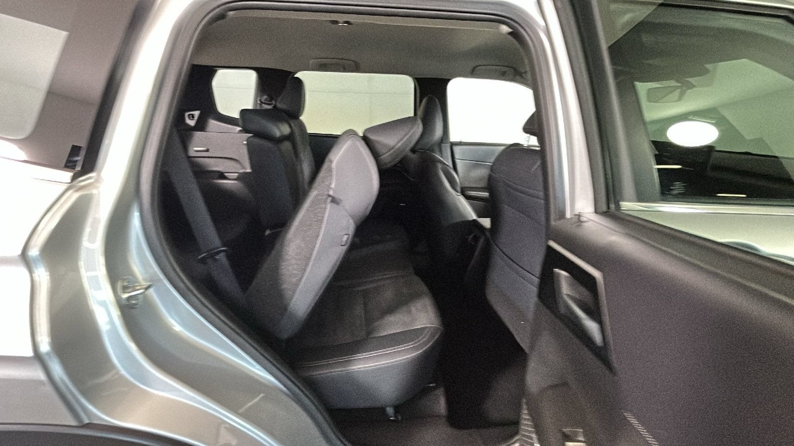 Used 2025 Mitsubishi Outlander SE AWD/4WD image 33