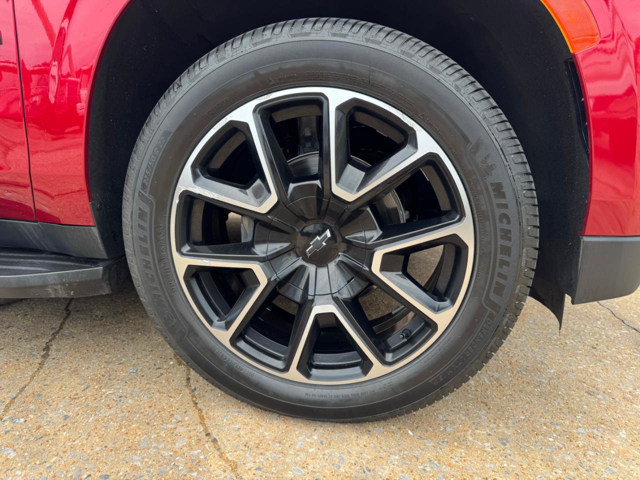 Used 2022 Chevrolet Suburban RST w/ Luxury Package RWD image 19