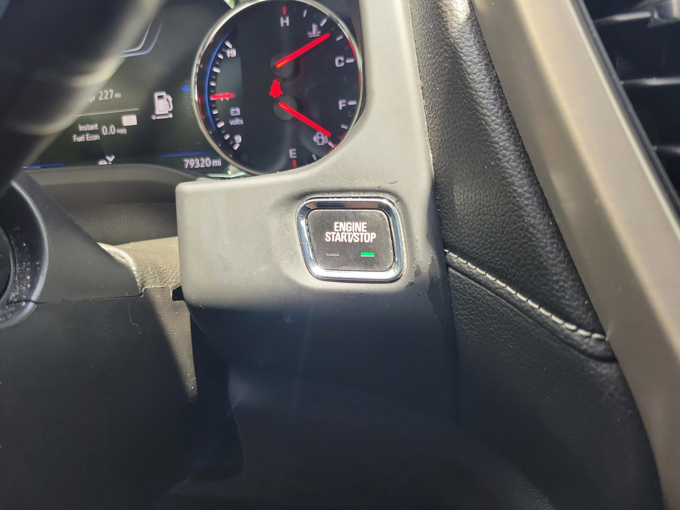 Used 2021 GMC Acadia Denali w/ Denali Technology Package FWD image 27
