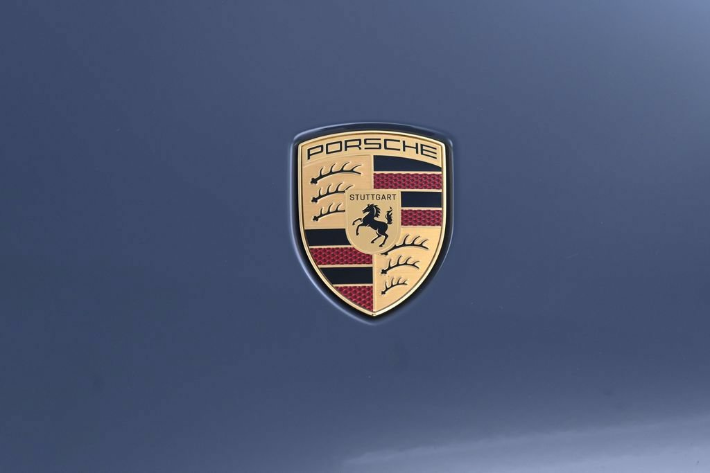 Certified 2025 Porsche Macan Electric RWD image 30