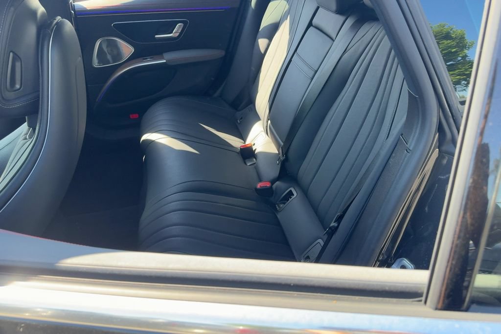Used 2023 Mercedes-Benz EQS 580 4MATIC Sedan image 12