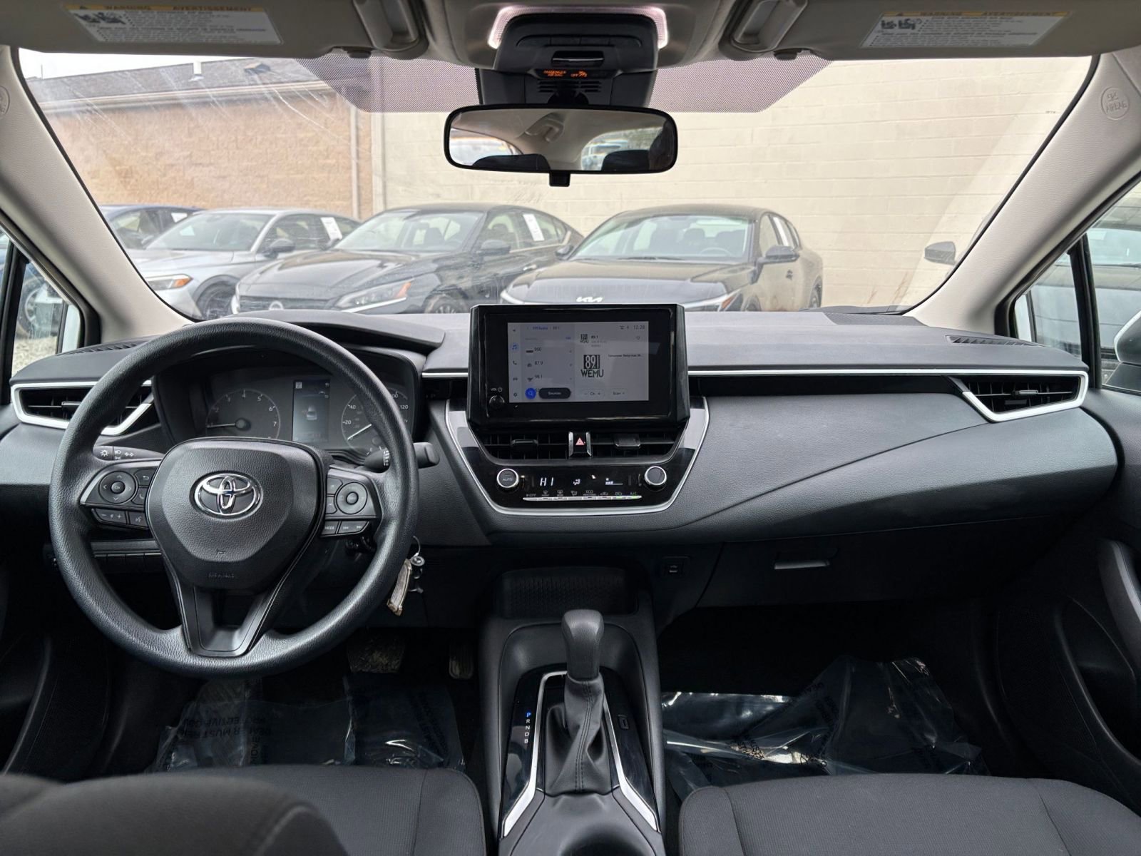 Used 2025 Toyota Corolla LE image 32