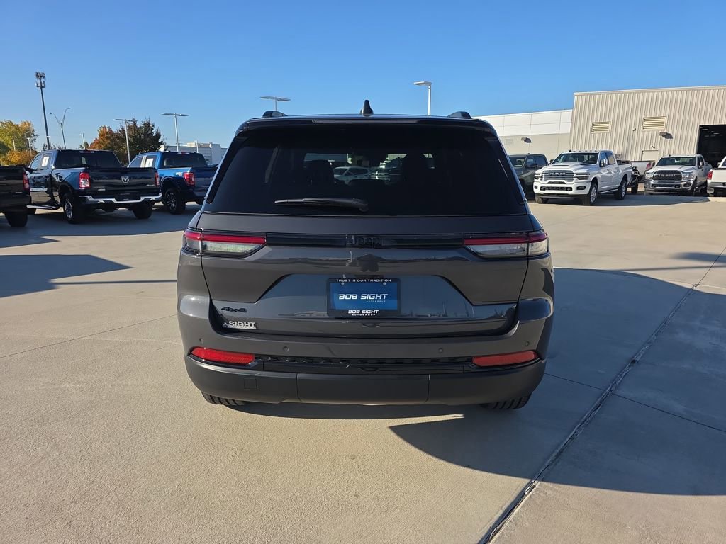 New 2025 Jeep Grand Cherokee 4WD image 4
