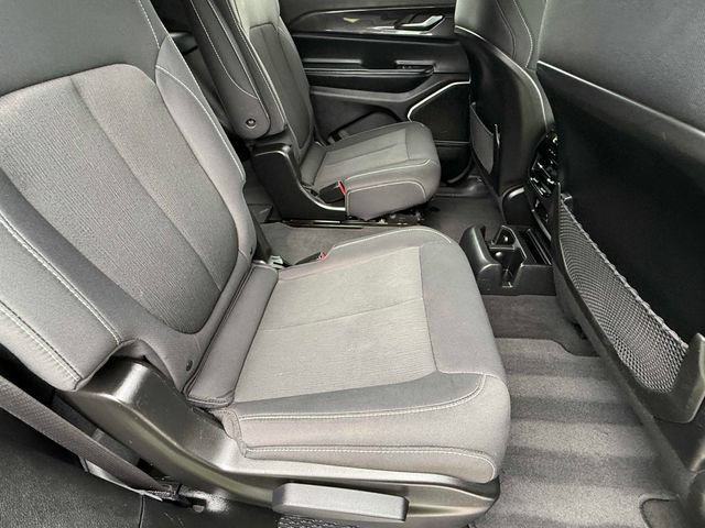 Used 2022 Jeep Grand Cherokee L Laredo w/ Luxury Tech Group I AWD/4WD image 15