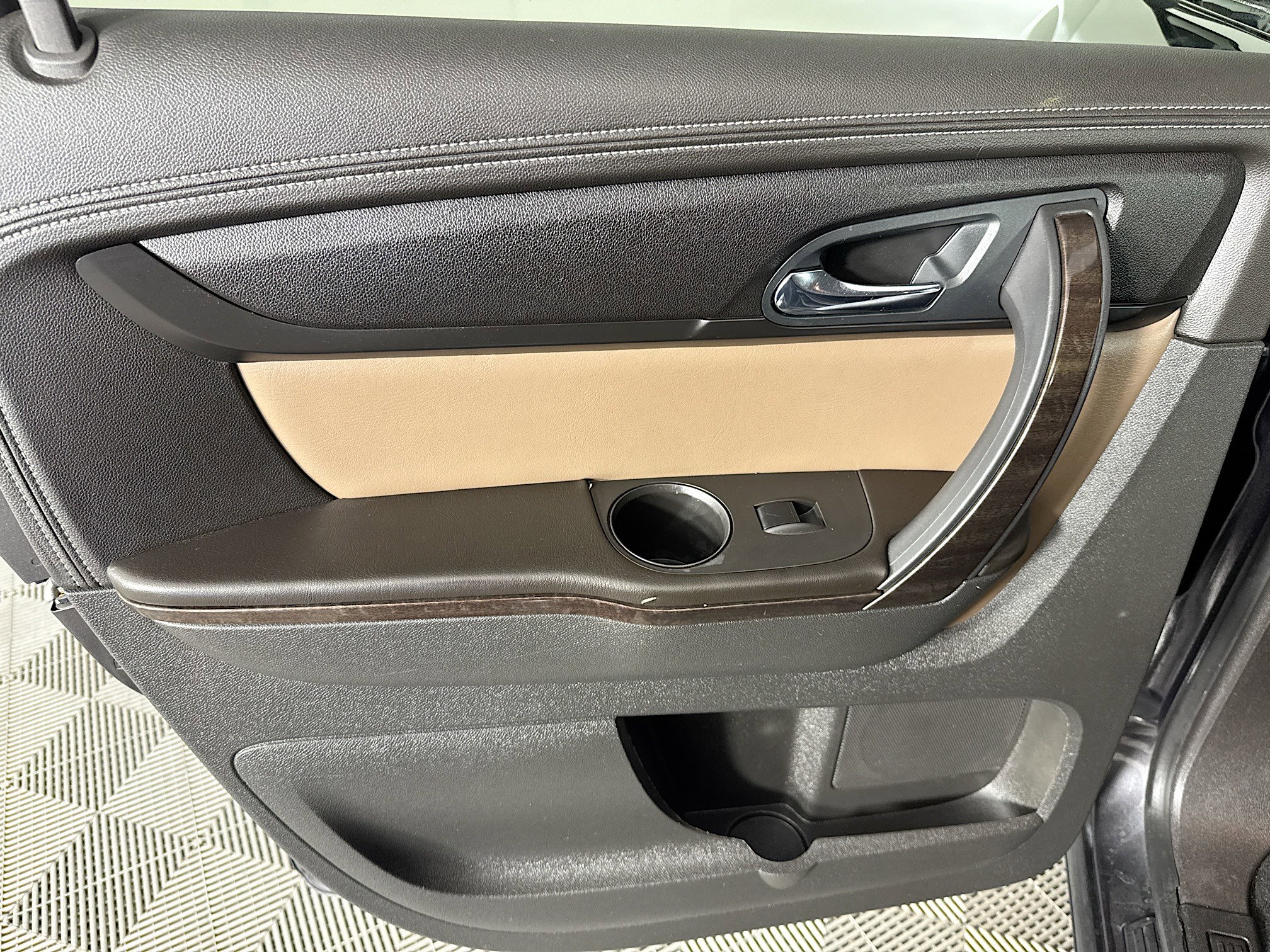 Used 2017 GMC Acadia Limited SLT image 24