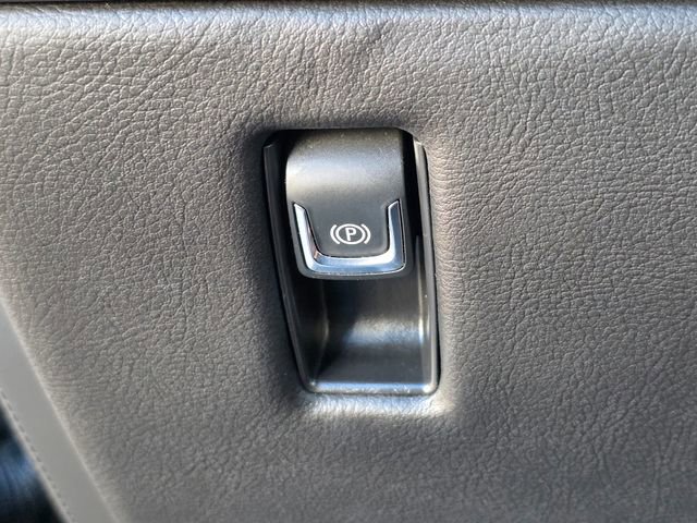 Used 2019 Cadillac Escalade Premium Luxury AWD/4WD image 45