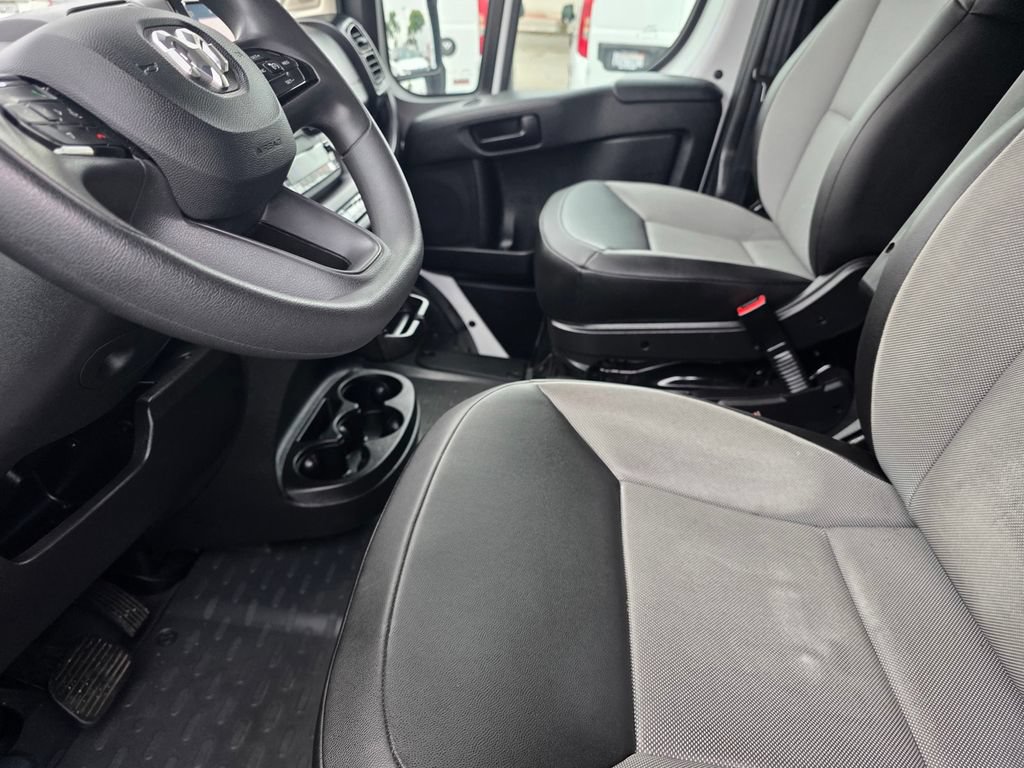 Used 2025 RAM ProMaster 2500 w/ Convenience Group FWD image 15