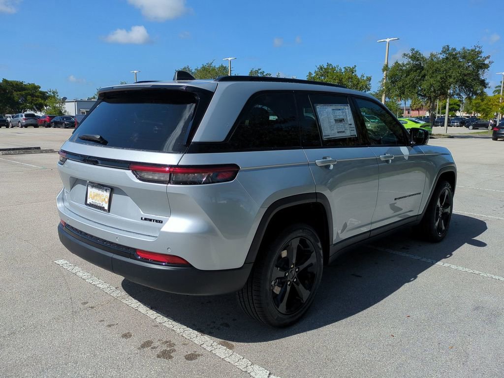 New 2025 Jeep Grand Cherokee Limited w/ Black Appearance Package RWD image 5