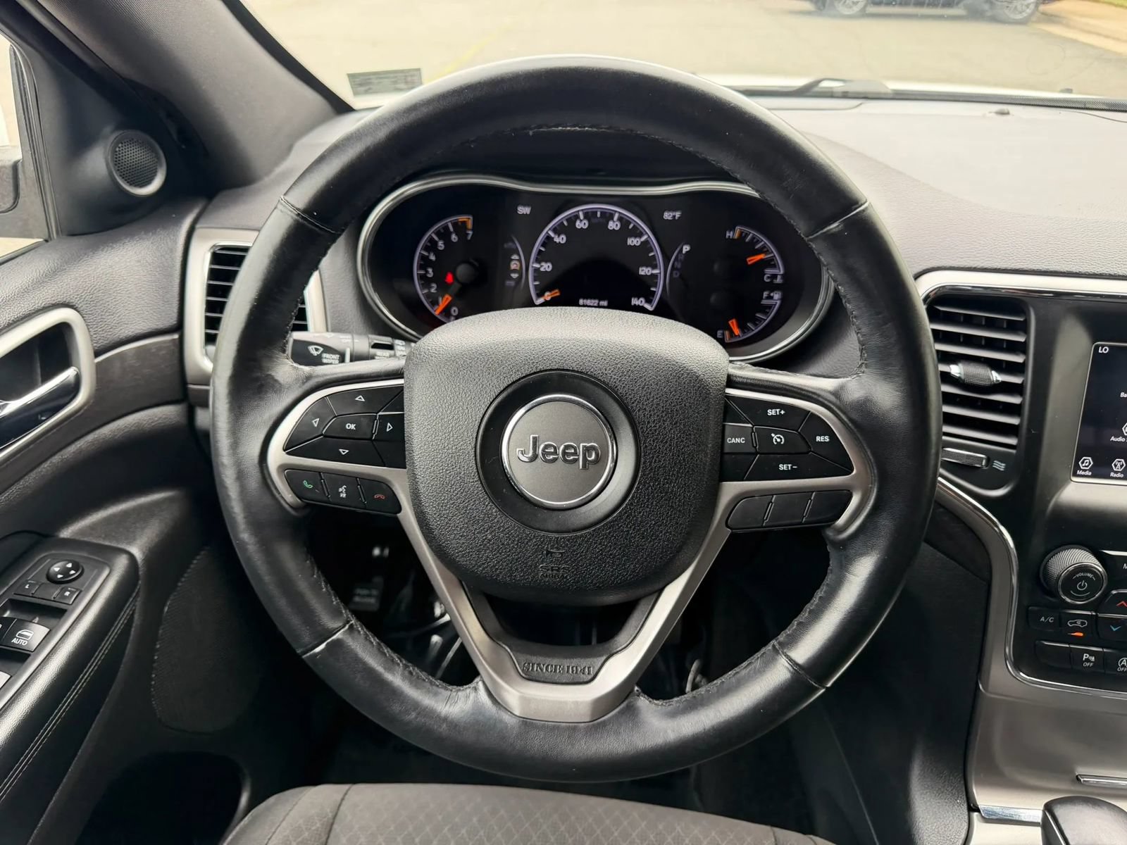 Used 2018 Jeep Grand Cherokee Laredo AWD/4WD image 20