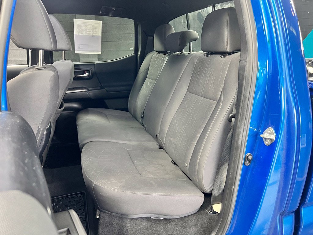 Used 2017 Toyota Tacoma TRD Sport AWD/4WD image 13