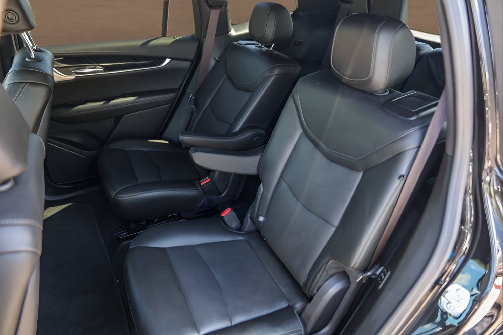 Certified 2025 Cadillac XT6 Premium Luxury FWD image 26