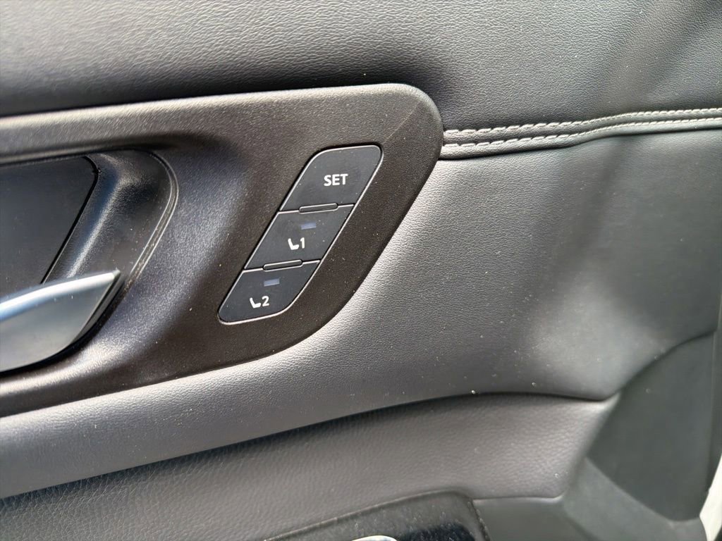 Used 2024 Nissan Pathfinder Platinum AWD/4WD image 22
