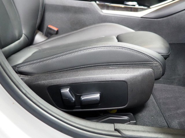 Used 2023 BMW 330e w/ Premium Package image 65