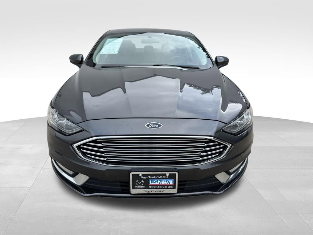 Used 2018 Ford Fusion SE w/ Equipment Group 201A FWD image 3