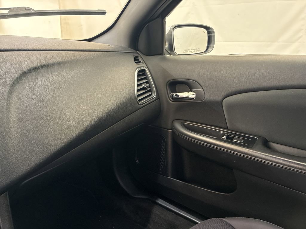 Used 2012 Chrysler 200 Touring image 25