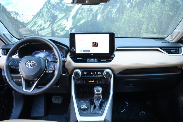 Certified 2023 Toyota RAV4 Limited w/ Limited Grade Weather Package AWD/4WD image 18