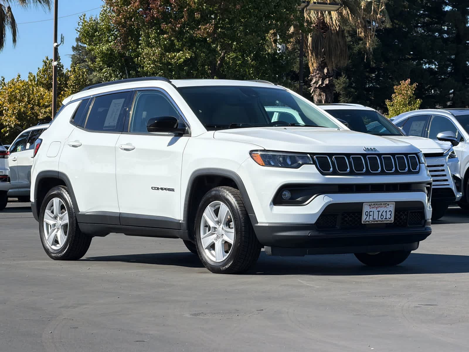 Used 2022 Jeep Compass Latitude w/ Sun and Sound Group FWD image 5