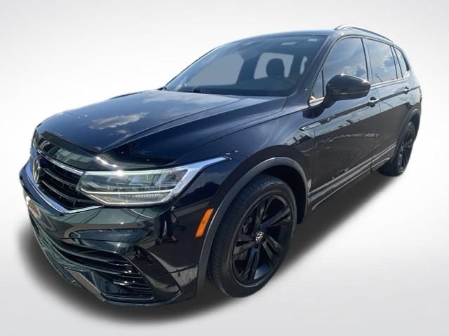Used 2024 Volkswagen Tiguan SE R-Line FWD image 2