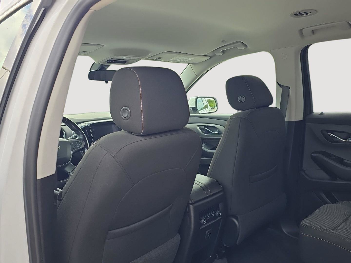 Used 2018 Chevrolet Traverse LT FWD image 9