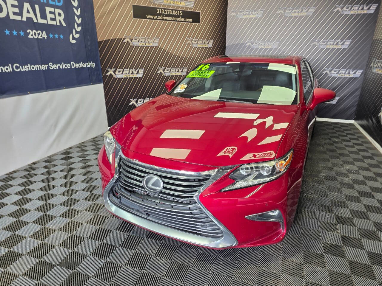 Used 2016 Lexus ES 350 w/ Luxury Package w/Wood Trim image 3