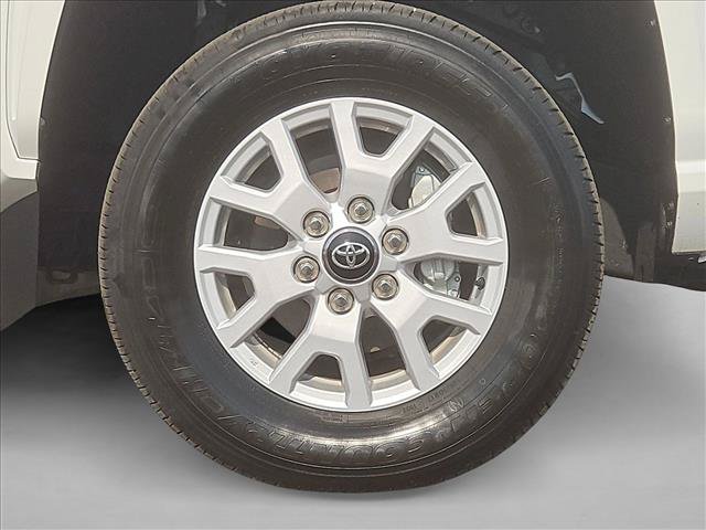 Used 2025 Toyota Tacoma SR5 AWD/4WD image 29