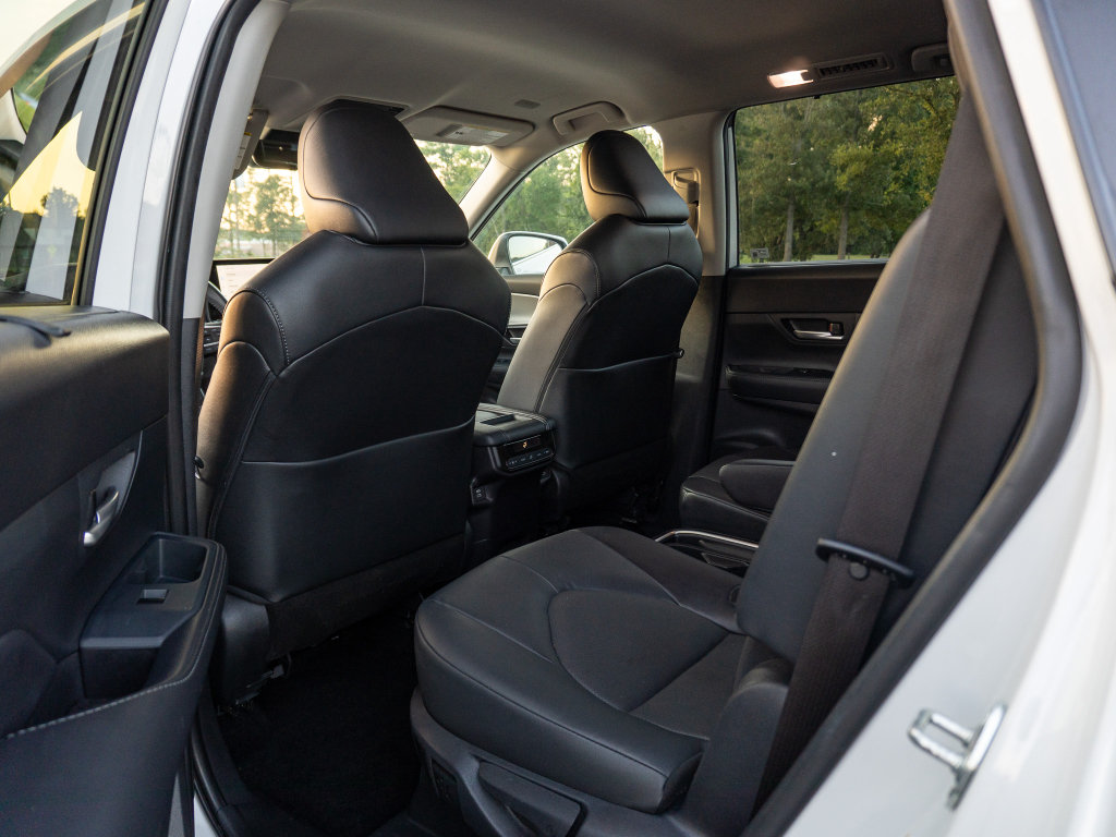 Used 2025 Toyota Grand Highlander AWD image 13