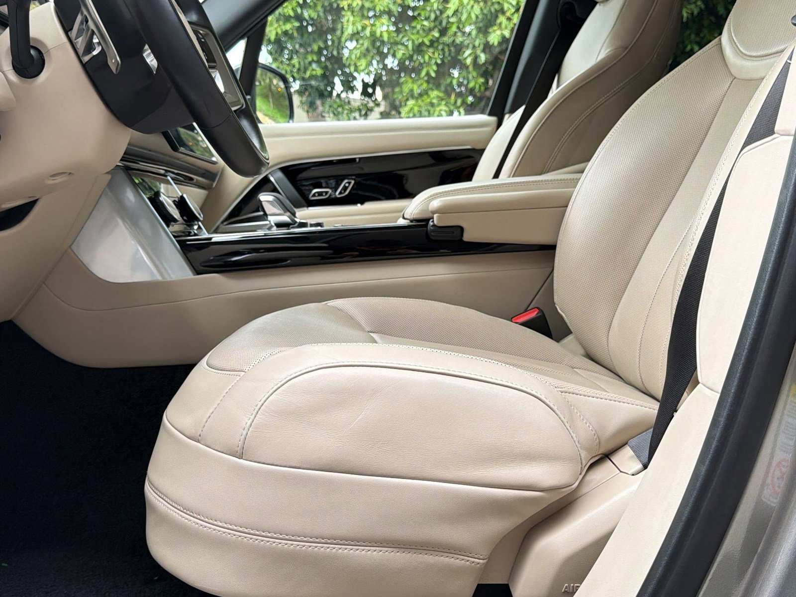 Certified 2023 Land Rover Range Rover SE image 5