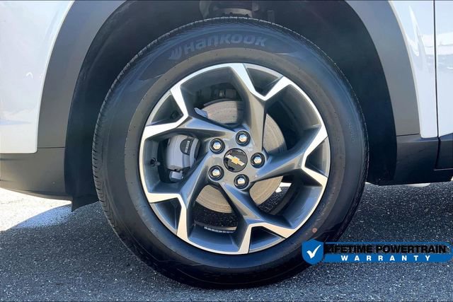New 2025 Chevrolet Trax LT w/ Driver Confidence Package FWD image 13