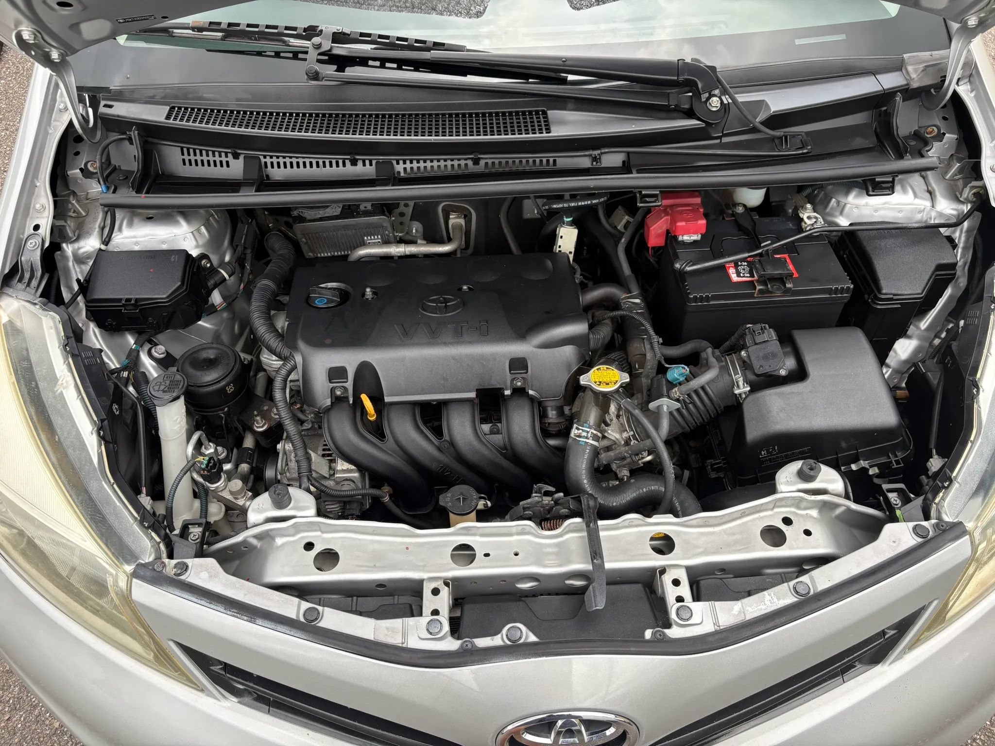 Used 2012 Toyota Yaris SE FWD image 13
