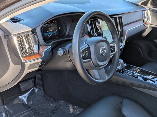 Used 2023 Volvo S60 T8 Plus image 10